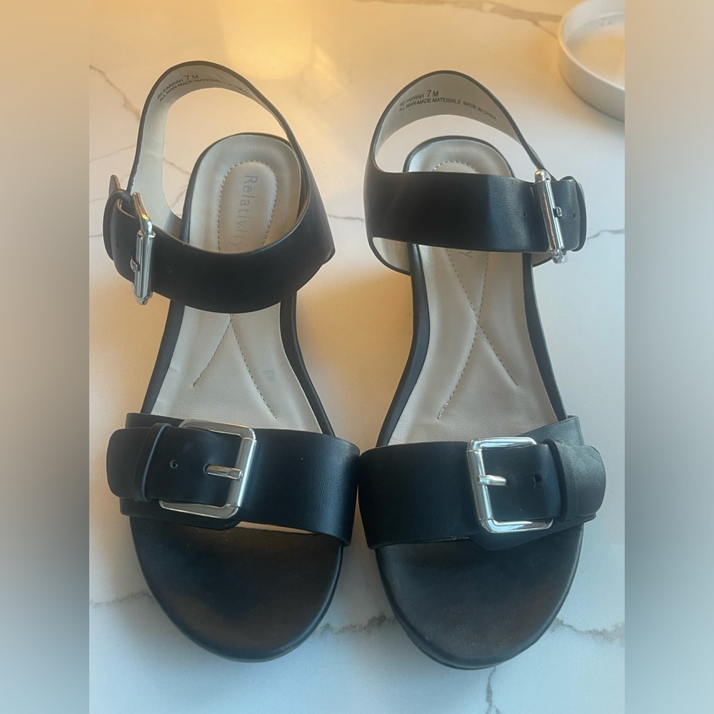 Relativity black open toe wedge silver buckle sandals 7 chunky